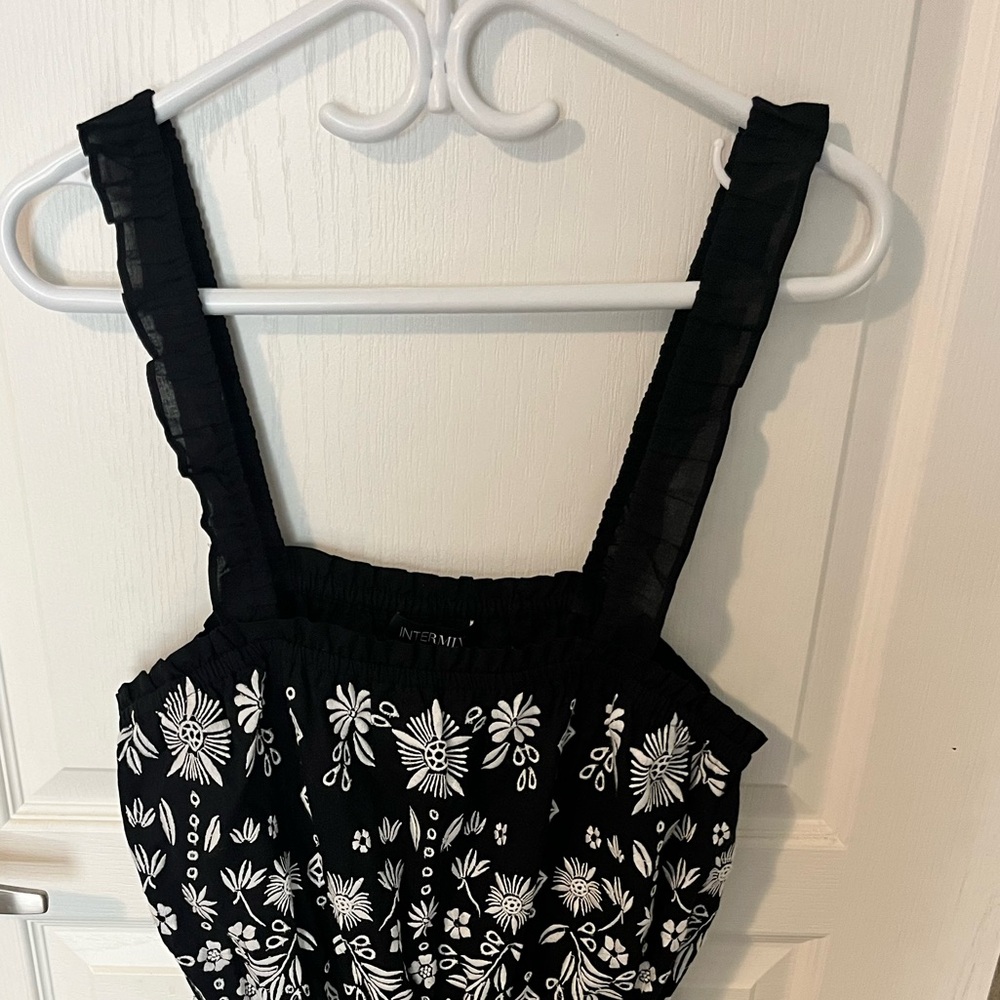 Intermix Embroidered Romper ✨ - Picture 9 of 10